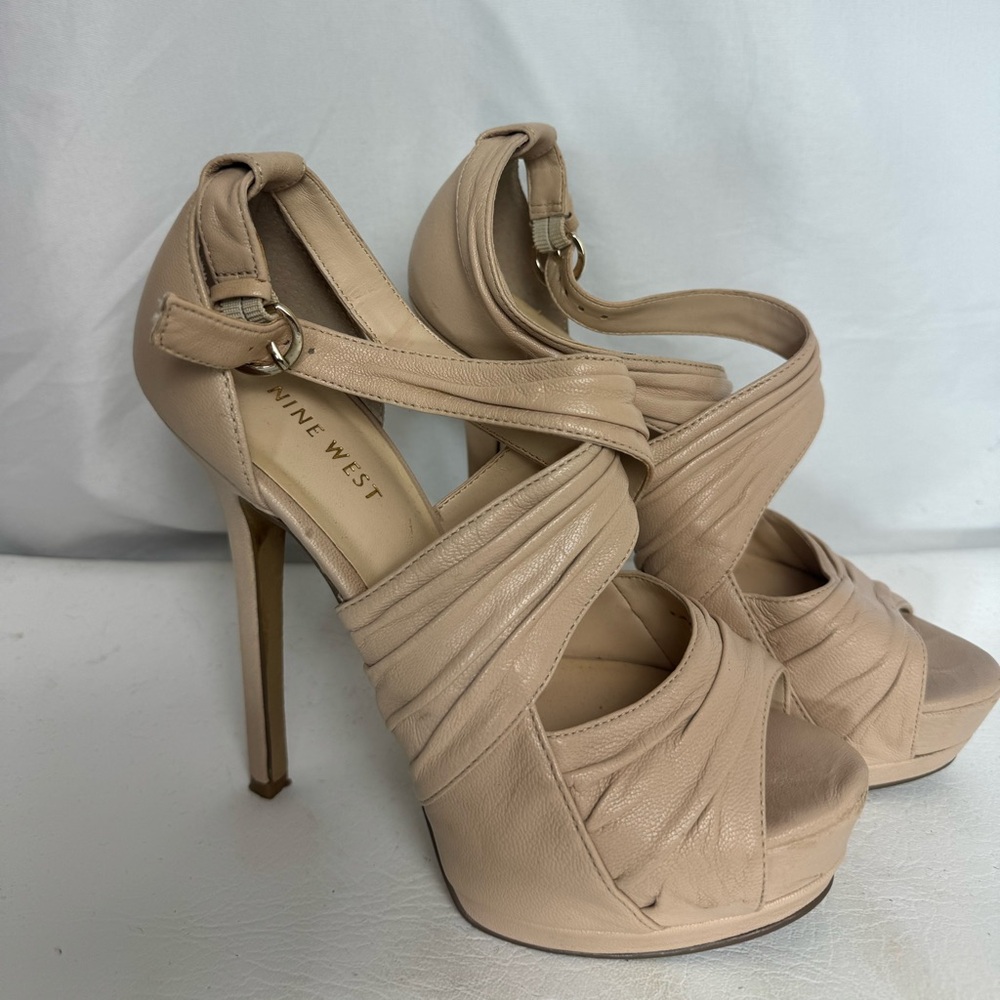 Y2K Nine West platform stilleto Beige Strappy Heels 6 1/2 M